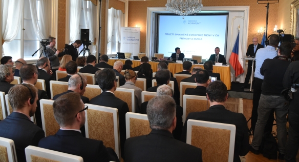Předseda vlády Bohuslav Sobotka se účastnil konference pořádané Národním konventem o EU, 29. ledna 2016.