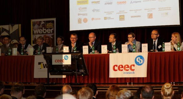 Předseda vlády ČR Bohuslav Sobotka se 14. května 2015 zúčastnil Setkání lídrů českého stavebnictví 2015. Zdroj: CEEC Research.