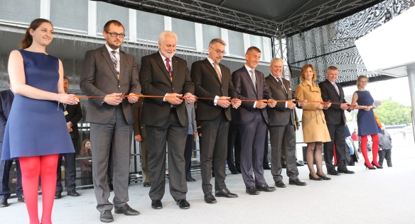 Předseda vlády vystoupil na mezinárodním veletrhu obranné a bezpečnostní techniky IDET 2019, 29. května 2019