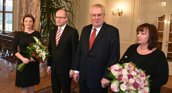 Na zámku v Lánech se v sobotu 2. ledna 2016 uskutečnil tradiční oběd předsedy vlády B. Sobotky a prezidenta M. Zemana.