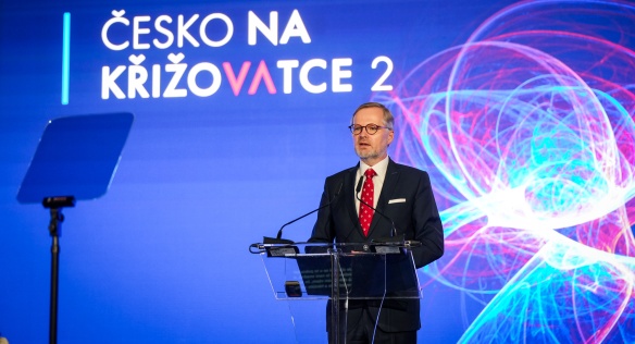 Premiér Petr Fiala hovoří k hostům konference Česko na křižovatce 2, 12. června 2024.