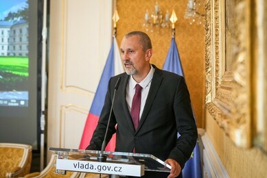 Ministr pro legislativu a předseda LRV Michal Šalomoun zahájil konferenci o analytických útvarech v Lichtenštejnském paláci, 27. 5. 2024
