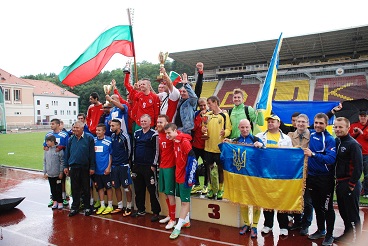 Ministr Dienstbier předal trofej vítězům Turnaje Tolerance v malé kopané