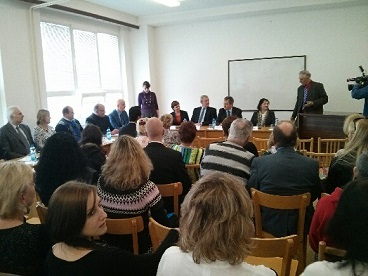 Ministr Dienstbier otevřel v Kladně novou školu, určenou i pro dospělé žáky