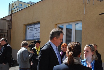 20150420_Min. Dienstbier naštívil v Litvínově-Janově nízkoprahové centrum Jaklík