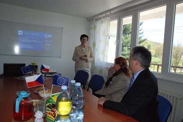 20150420_Min. Dienstbier naštívil v Litvínově-Janově neziskový spolek Libuše.jpg