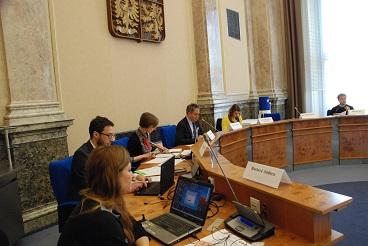 20150421_Min. Dienstbier řídí Radu vlády pro rovnost žen a mužů