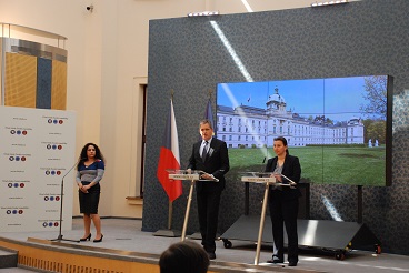 Tisková konference min. Dienstbiera k odvolání M. Šimáčka z čela Agentury pro sociální začleňování