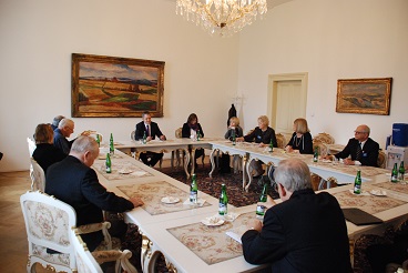 Ministr Dienstbier se sešel se zástupci české krajanské organizace