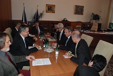 Ministr Dienstbier jednal s ministrem vnitra Bádenska–Württemberska