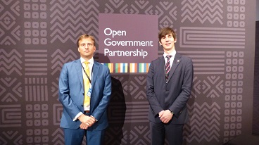 Zástupci min. Dienstbiera - J. Kněžínek a F. Kučera - na summitu OGP