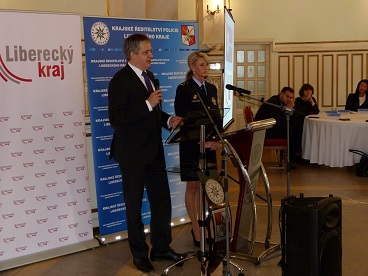 Ministr Dienstbier na konferenci Stop socialnimu vylouceni v Libereckem kraji