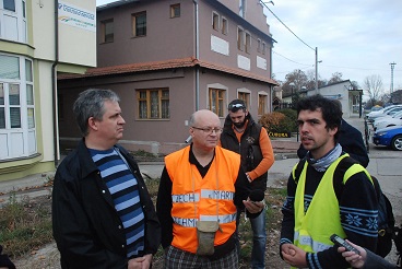  Ministr Dienstbier s českými dobrovolníky v Šidu na srbské hranici