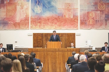 Ministr Dienstbier uctil odkaz 17. listopadu - předávání Ceny Jana Opetala