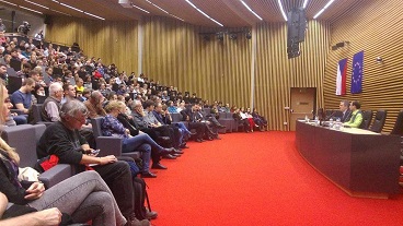 Debata ministra Dienstbiera o uprchlické krizi se studenty Univerzity Palackého v Olomouci
