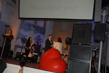Ministr Dienstbier předal ceny laureátům projektu Roma Spirit 2015