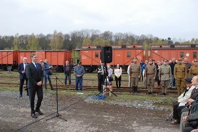 Ministr Dienstbier otevřel na Kladně výstavu Legiovlak