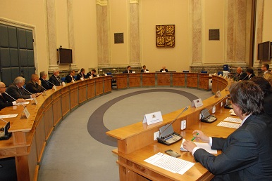 Jednání premiéra Sobotky a ministra Dienstbiera s profesními komorami