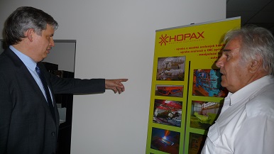 Min. Dienstbier navštívil v Července strojírenskou firmu HOPAX