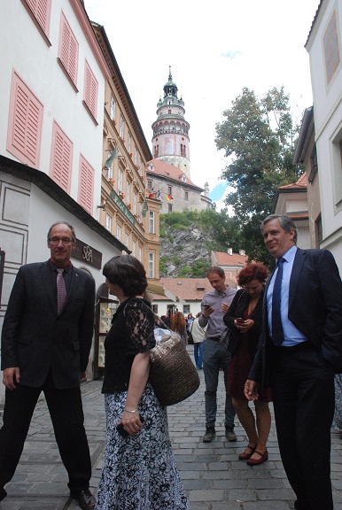 Ministr Dienstbier navštívil pracovně Český Krumlov a Větřní 