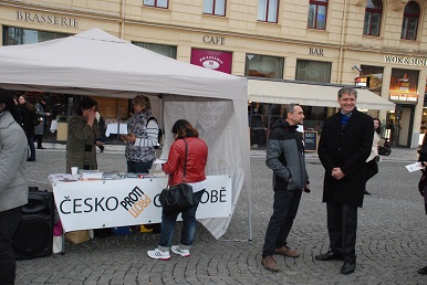 Ministr Dienstbier podpořil akci kampaně Česko proti chudobě 