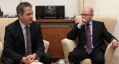 Ministr Dienstbier a premiér Sobotka