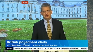 ČT24: Ministr Dienstbier na tiskové konferneci po jednání vlády