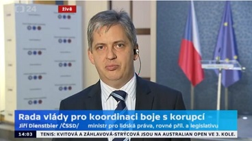 ČT 24 - ministr Dienstbier - k zasedání Rady vlády pro kordinaci boje s korupcí 