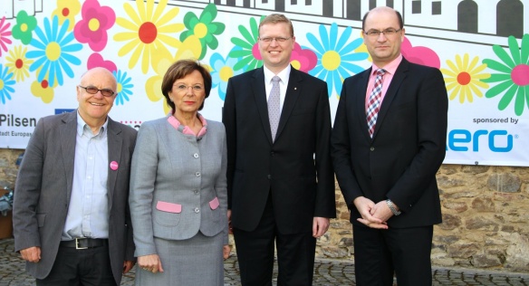 Vicepremiér Bělobrádek s bavorskou ministryní práce a sociálních věcí Emilií Müllerovou
