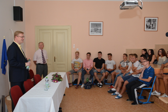 Vicepremiér Bělobrádek navštívil Olomoucký kraj