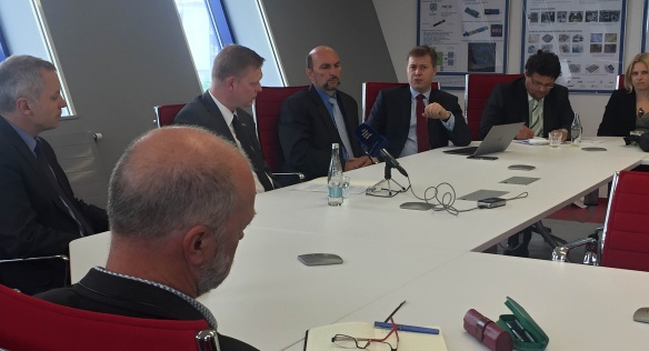 Na Fakultě elektrotechnické Západočeské univerzity v Plzni představil vicepremiér Bělobrádek priority státní vědní politiky 