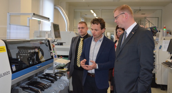 Vicepremiér Bělobrádek navštívil v Libereckém kraji tři výzkumné a vývojové společnosti
