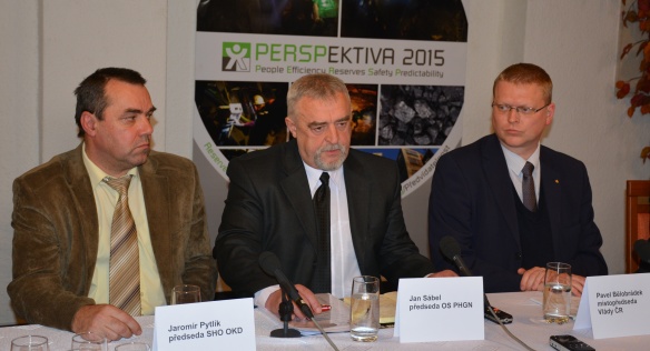Vicepremiér Bělobrádek na jednání se zástupci odborů OKD