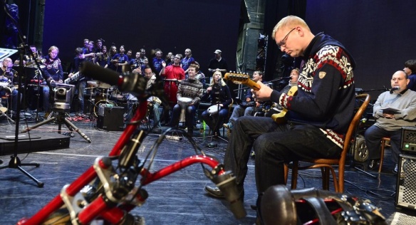 Vicepremiér Bělobrádek s The Tap Tap ve Státní opeře Zdroj: David Malík