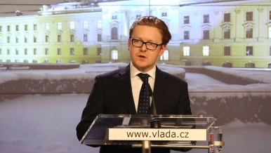 Ministr a předseda Legislativní rady vlády Petr Mlsna na tiskové konferenci po jednání vlády 13. února 2013
