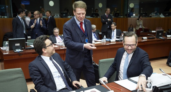 Zleva portugalský státní tajemník Bruno Maçães, tajemník Tomáš Prouza a německý ministr pro Evropu Michael Roth. zdroj: European Union