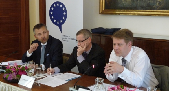 Ve čtvrtek 19. června se v Hrzánském paláci konal kulatý stůl k bankovní unii.
