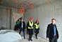 V nemocnici Rudolfa a Stefanie v Benešově si premiér prohlédl i výstavbu nového rehabilitačního pavilonu, 25. února 2020.