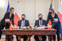 Oba premiéři podepsali dohody týkající se dolu Turów, 3. února 2022.