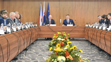 26. září 2016: Zasedání české a slovenské vlády v Bratislavě.