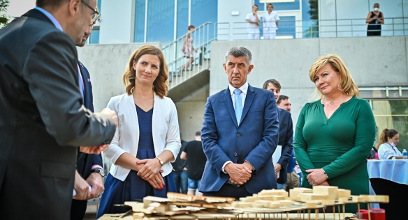 Ředitel Masarykova onkologického ústavu Marek Svoboda seznámil členy vlády s projektem na vybudování nových pracovišť, 21. července 2021.