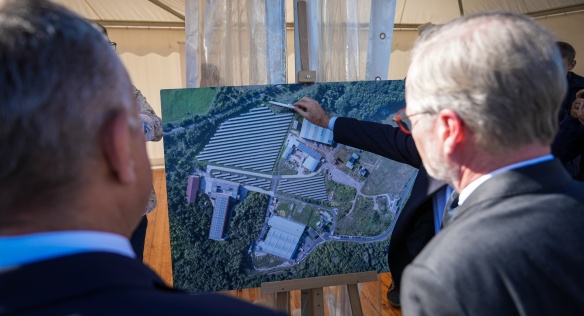 Premiér Petr Fiala během návštěvy Ústeckého kraje označil projekt těžby lithia na Cínovci za obrovskou šanci pro region i celou ČR, 20. září 2023.