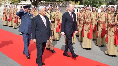 24. října 2015: Na návštěvě Jordánska se premiér Sobotka setkal mimo jiné s předsedou vlády Abdalláhem Ensúrem. 