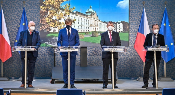 Tisková konference po mimořádném jednání tripartity, 27. října 2021.