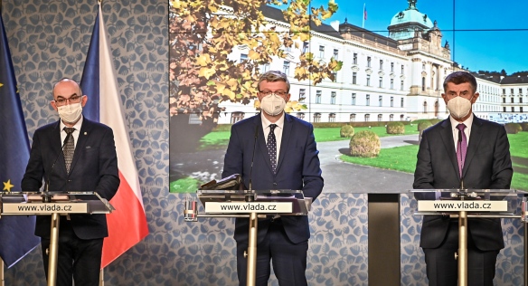 Press conference after the government meeting, 14 December 2020.
