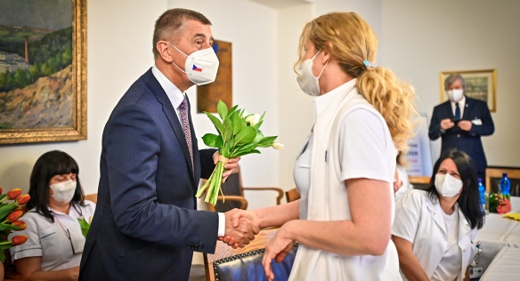 Předseda vlády v rámci Mezinárodního dne sester poděkoval zdravotním sestrám za práci, 12. května 2021.