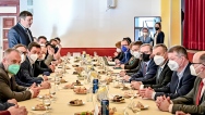 Premiér Fiala navštívil obce na jihu Moravy, které loni postihlo tornádo