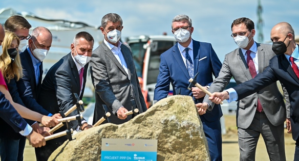 Poklepáním na základní kámen byla stavba zahájena, 7. června 2021.