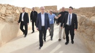 Předseda vlády Bohuslav Sobotka s některými ministry navštívil pevnost Masada, 26. listopadu 2014.