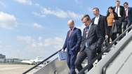 Předseda vlády Bohuslava Sobotka přiletěl na mimořádné jednání Evropské rady k brexitu, 29. dubna 2017 v Bruselu.